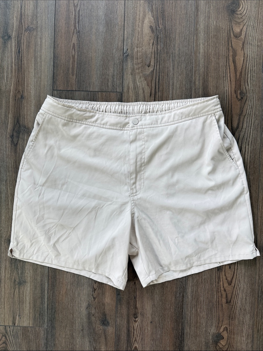 Gilly Hicks by Hollister Light Cream Flat-Front Nylon Lining Men’s Shorts